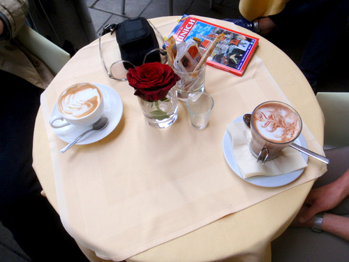 Milchkaffee und Schokolade Heiße Schokolade.